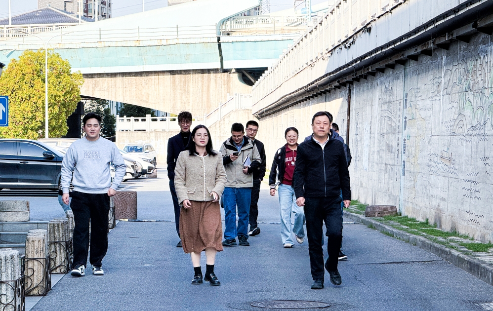 鏡湖區(qū)委常委、副區(qū)長(zhǎng)高偉來(lái)園調(diào)研指導(dǎo)工作